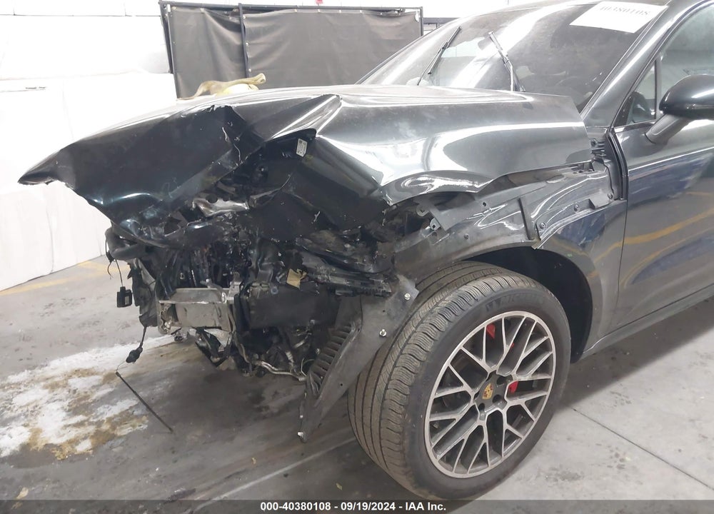 2017 PORSCHE MACAN TURBO VIN: WP1AF2A51HLB60812
