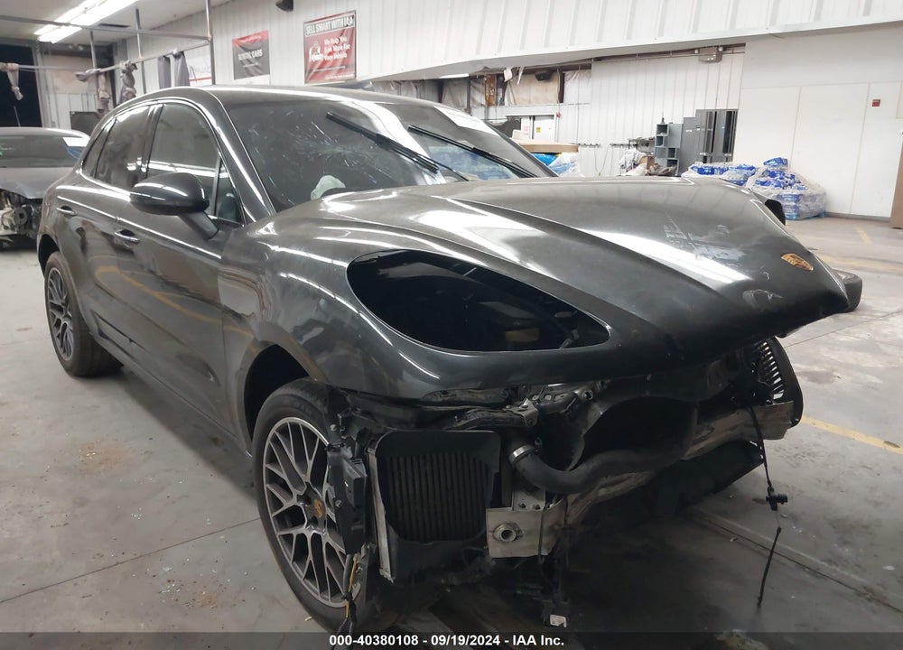 2017 PORSCHE MACAN TURBO VIN: WP1AF2A51HLB60812