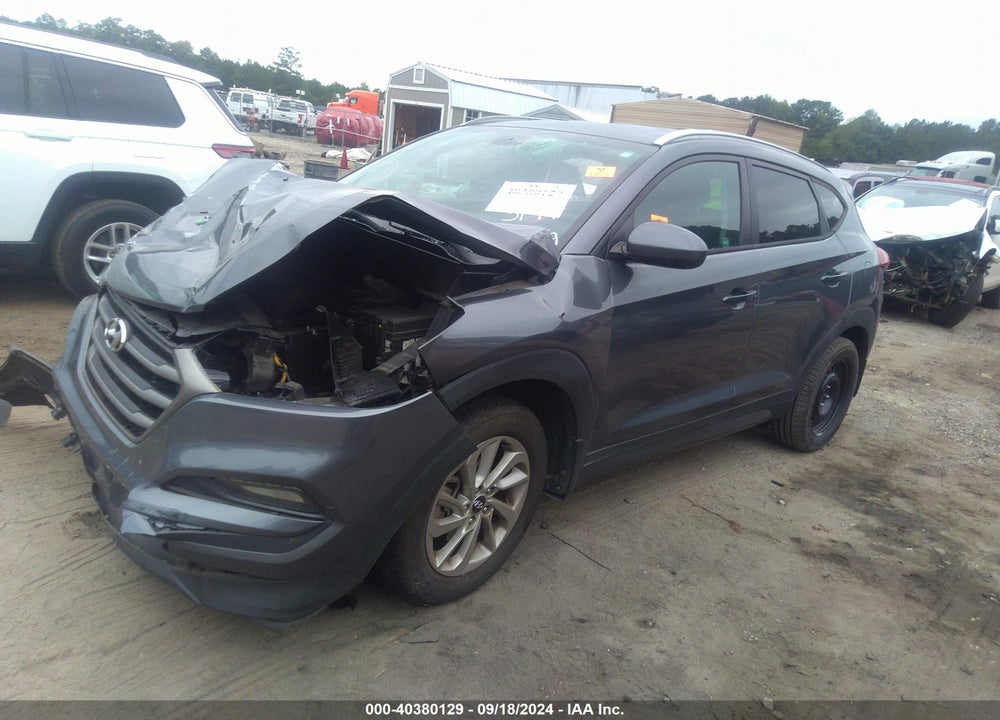 2016 HYUNDAI TUCSON SE VIN: KM8J33A49GU073199