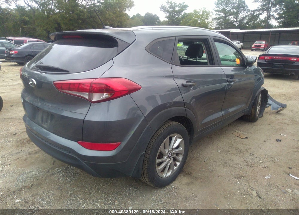 2016 HYUNDAI TUCSON SE VIN: KM8J33A49GU073199
