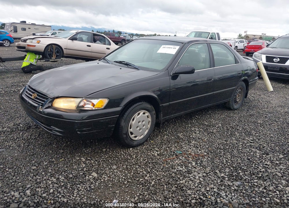 1998 TOYOTA CAMRY LE VIN: 4T1BG22K1WU384236