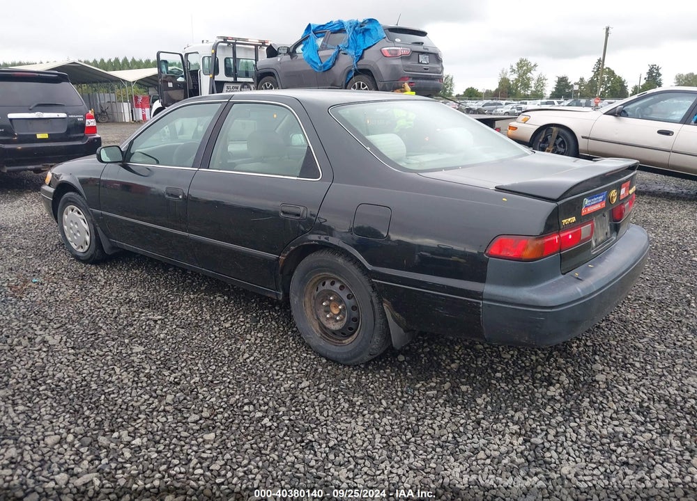 1998 TOYOTA CAMRY LE VIN: 4T1BG22K1WU384236