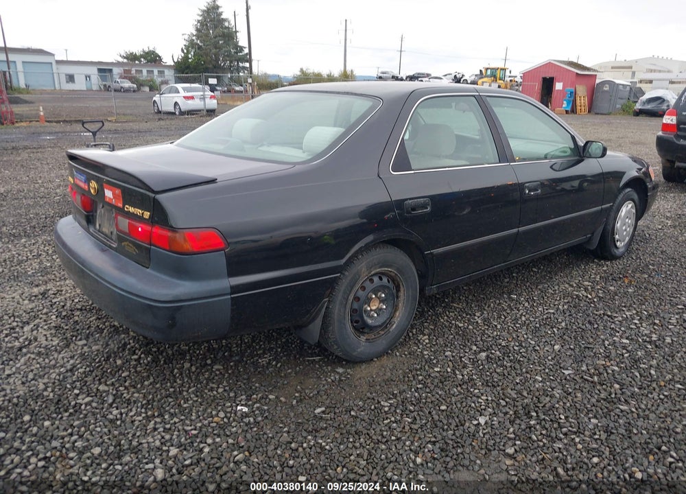 1998 TOYOTA CAMRY LE VIN: 4T1BG22K1WU384236