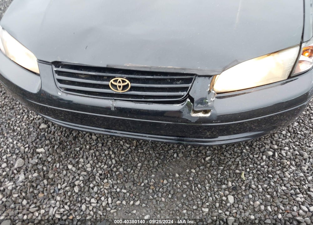 1998 TOYOTA CAMRY LE VIN: 4T1BG22K1WU384236