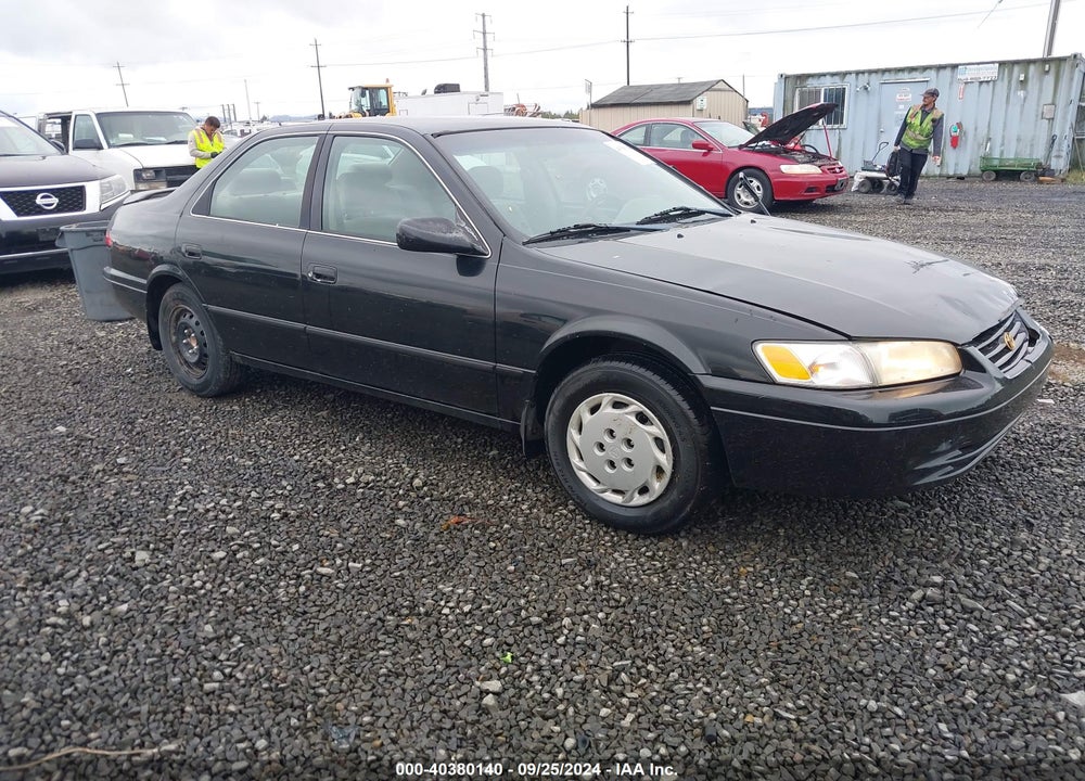 1998 TOYOTA CAMRY LE VIN: 4T1BG22K1WU384236
