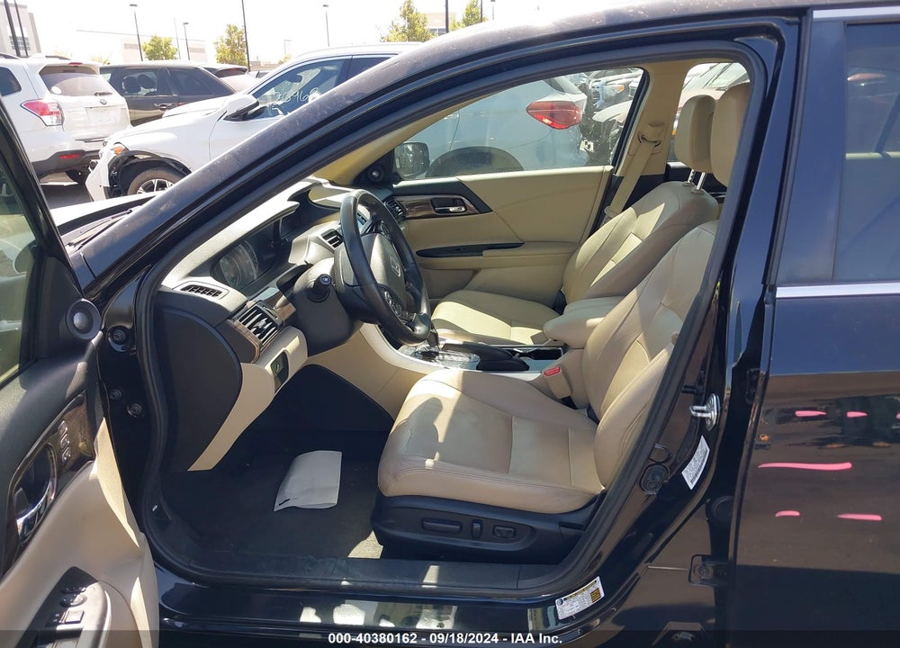 2016 HONDA ACCORD EX-L VIN: 1HGCR2F82GA032045