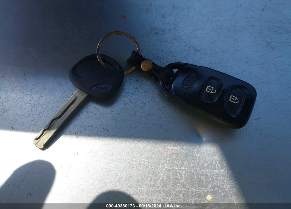 2012 KIA SORENTO LX VIN: 5XYKT3A62CG237754
