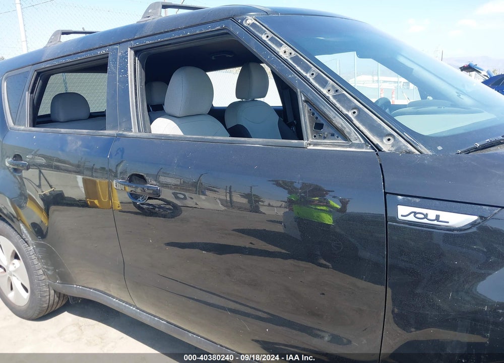 2015 KIA SOUL VIN: KNDJN2A22F7781105
