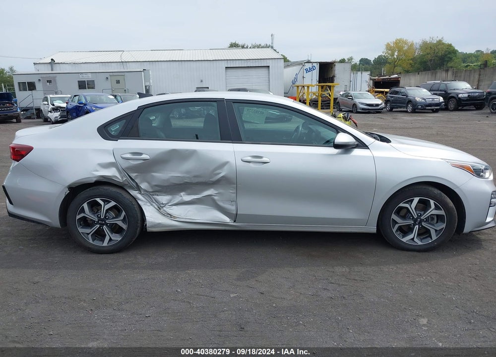 2021 KIA FORTE LXS VIN: 3KPF24AD8ME330950