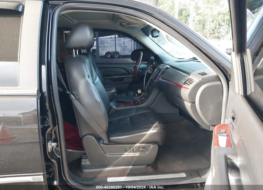 2010 CADILLAC ESCALADE LUXURY VIN: 1GYUKBEF3AR236850