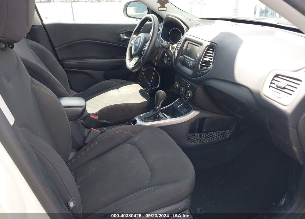 2018 JEEP COMPASS SPORT FWD VIN: 3C4NJCAB5JT318169
