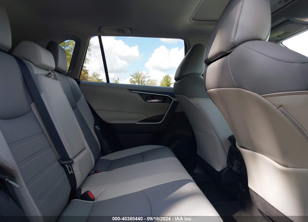 2022 TOYOTA RAV4 XLE PREMIUM VIN: 2T3A1RFV9NW300373