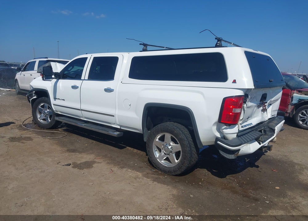 2015 GMC SIERRA 2500HD DENALI VIN: 1GT120E88FF164230
