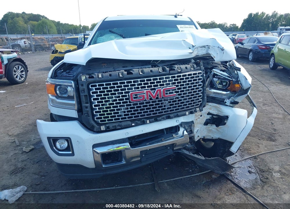 2015 GMC SIERRA 2500HD DENALI VIN: 1GT120E88FF164230