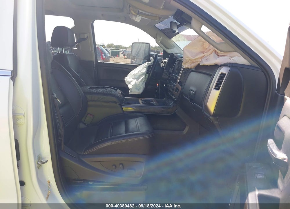 2015 GMC SIERRA 2500HD DENALI VIN: 1GT120E88FF164230