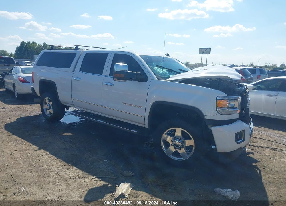 2015 GMC SIERRA 2500HD DENALI VIN: 1GT120E88FF164230