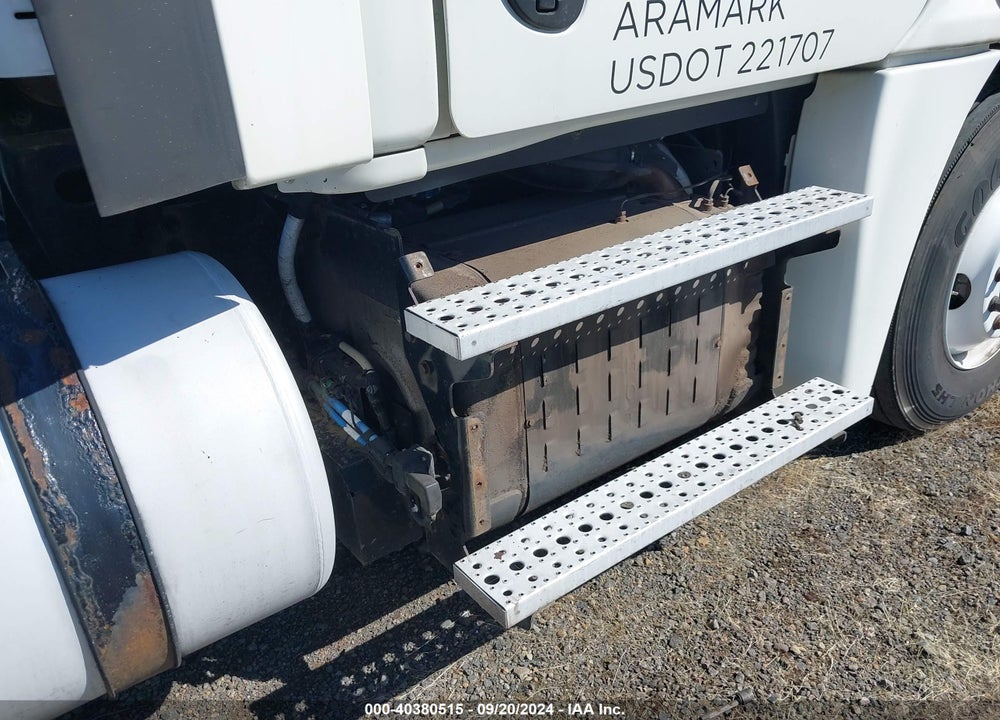 2018 FREIGHTLINER CASCADIA 125 VIN: 3AKJGEDR5JSJX4696