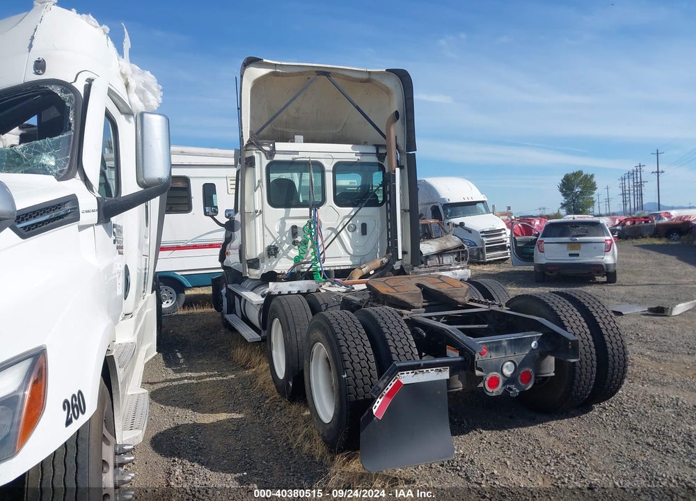 2018 FREIGHTLINER CASCADIA 125 VIN: 3AKJGEDR5JSJX4696