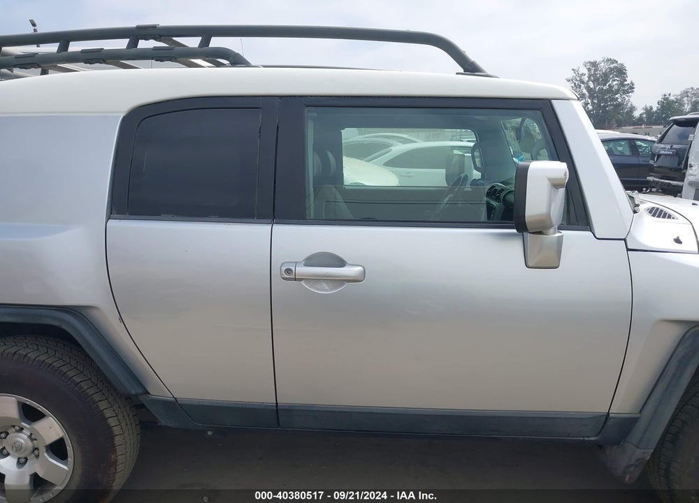 2007 TOYOTA FJ CRUISER VIN: JTEZU11F470011870