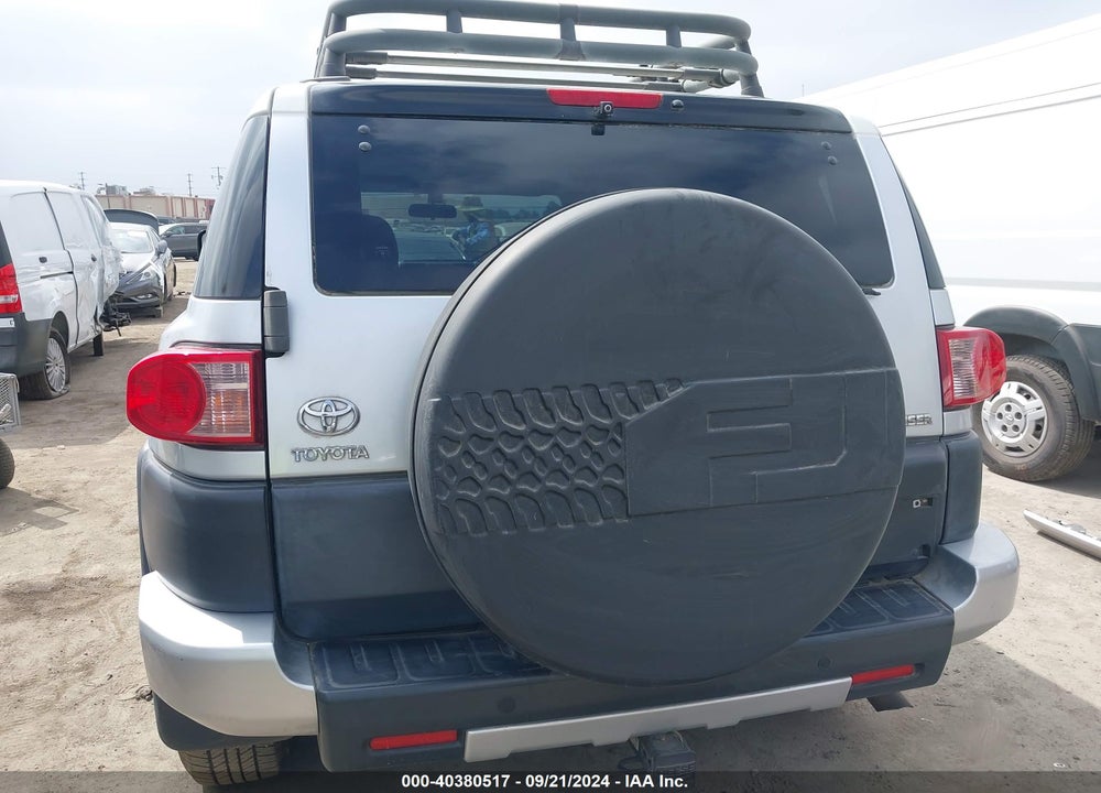 2007 TOYOTA FJ CRUISER VIN: JTEZU11F470011870