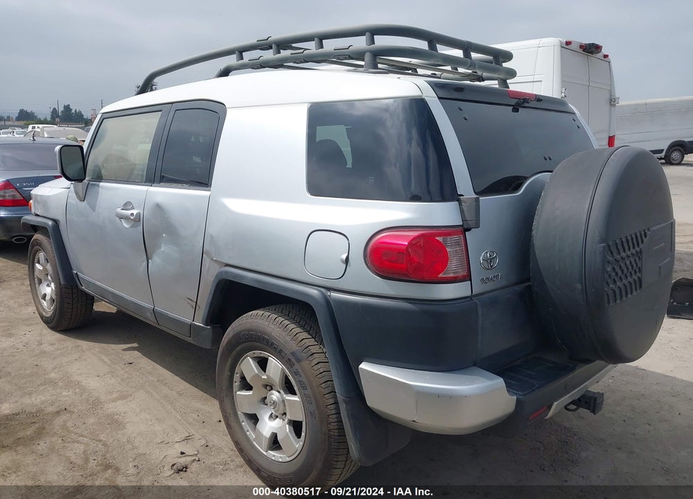 2007 TOYOTA FJ CRUISER VIN: JTEZU11F470011870
