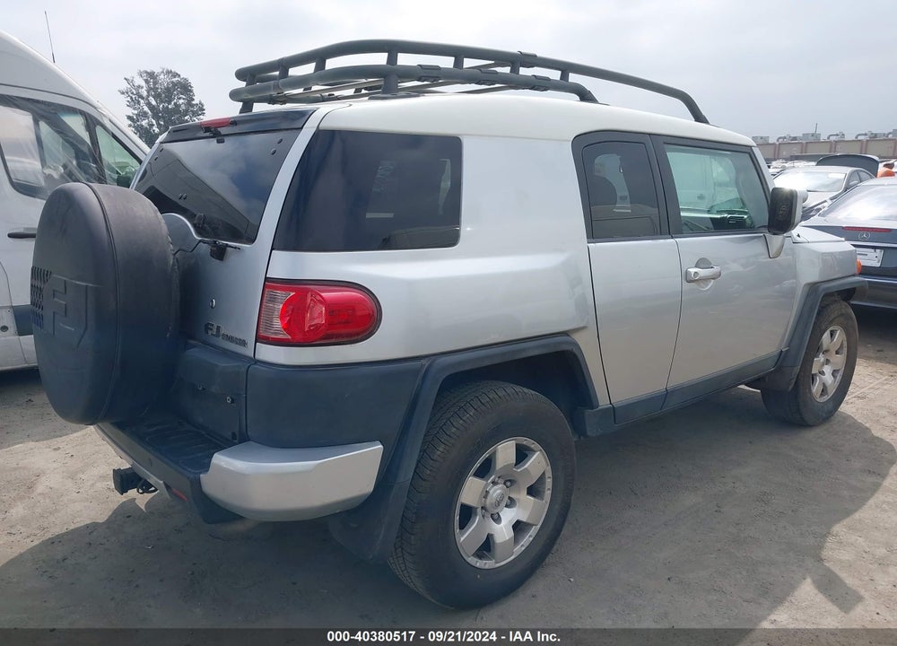 2007 TOYOTA FJ CRUISER VIN: JTEZU11F470011870