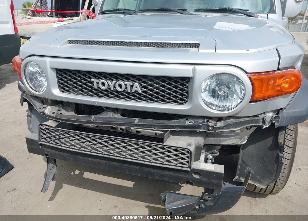 2007 TOYOTA FJ CRUISER VIN: JTEZU11F470011870