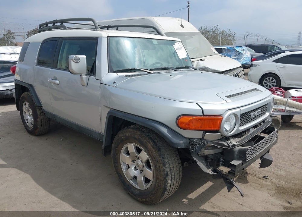 2007 TOYOTA FJ CRUISER VIN: JTEZU11F470011870