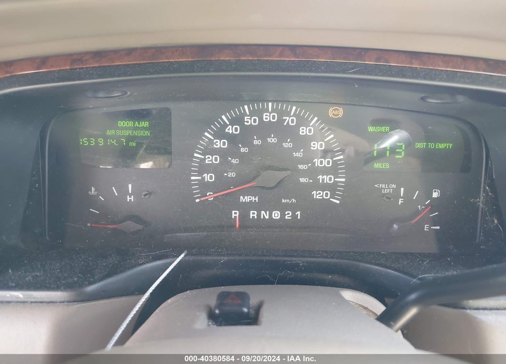 2001 LINCOLN TOWN CAR SIGNATURE VIN: 1LNHM82W31Y695421
