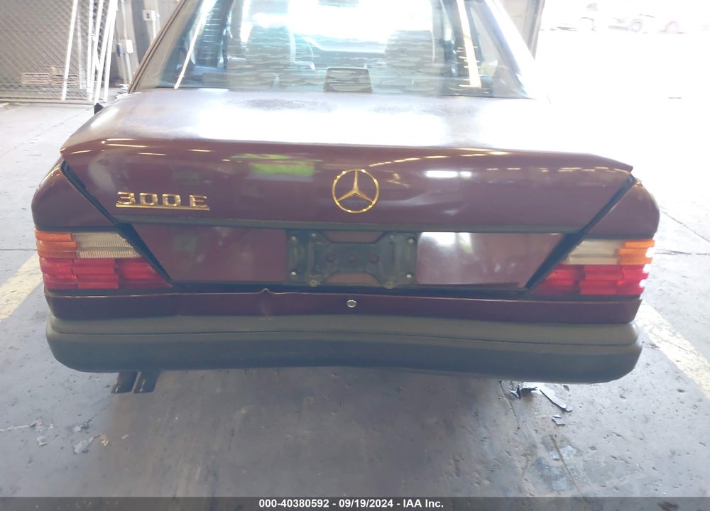 1989 MERCEDES-BENZ 300 E VIN: WDBEA30D9KA855055