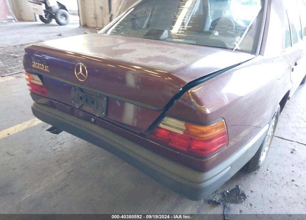 1989 MERCEDES-BENZ 300 E VIN: WDBEA30D9KA855055