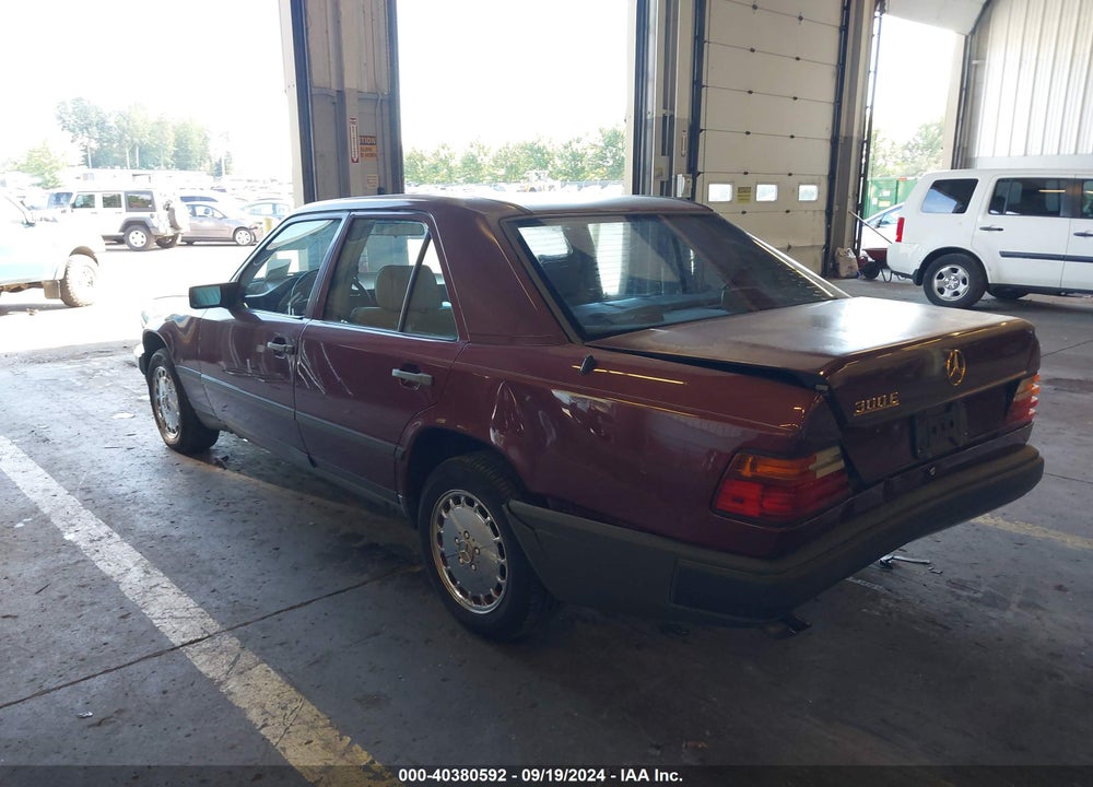 1989 MERCEDES-BENZ 300 E VIN: WDBEA30D9KA855055