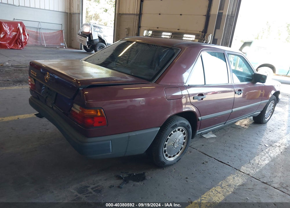 1989 MERCEDES-BENZ 300 E VIN: WDBEA30D9KA855055