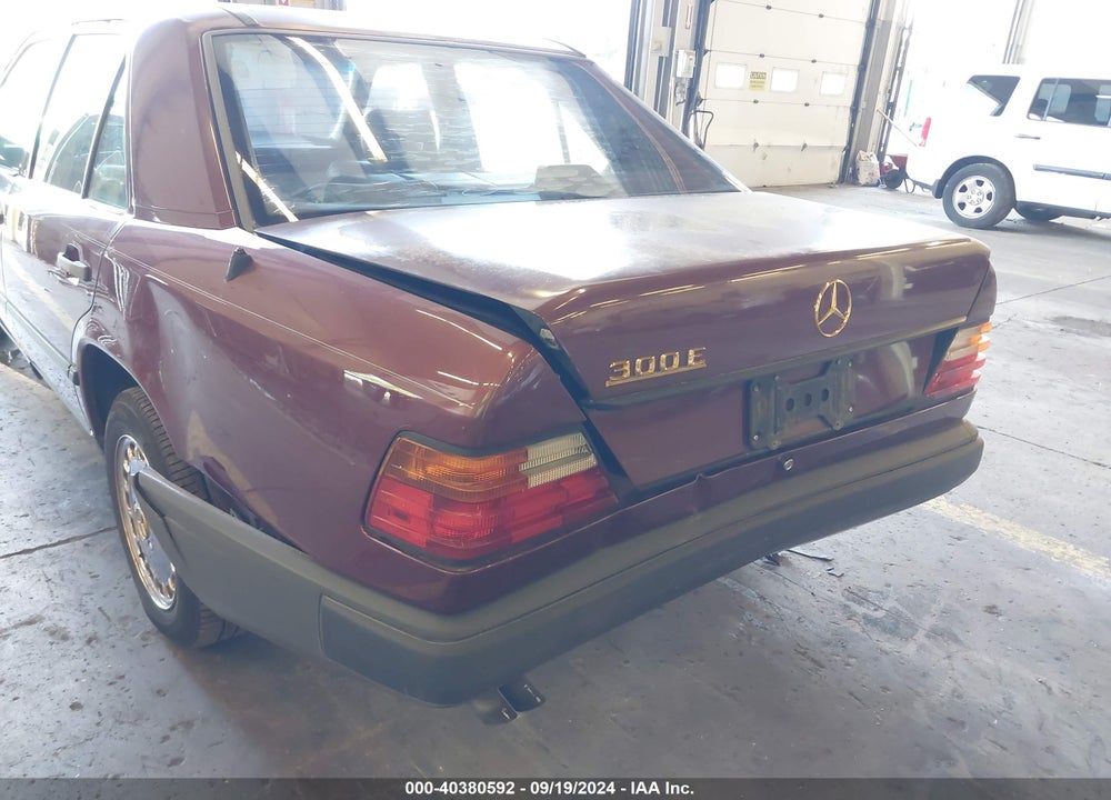 1989 MERCEDES-BENZ 300 E VIN: WDBEA30D9KA855055