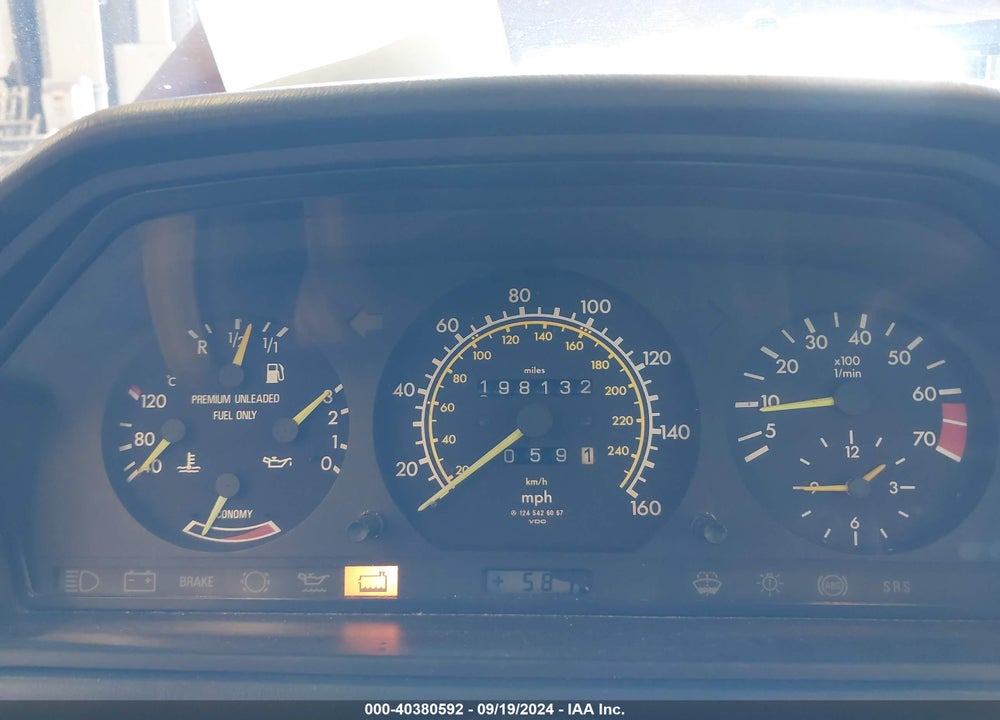 1989 MERCEDES-BENZ 300 E VIN: WDBEA30D9KA855055