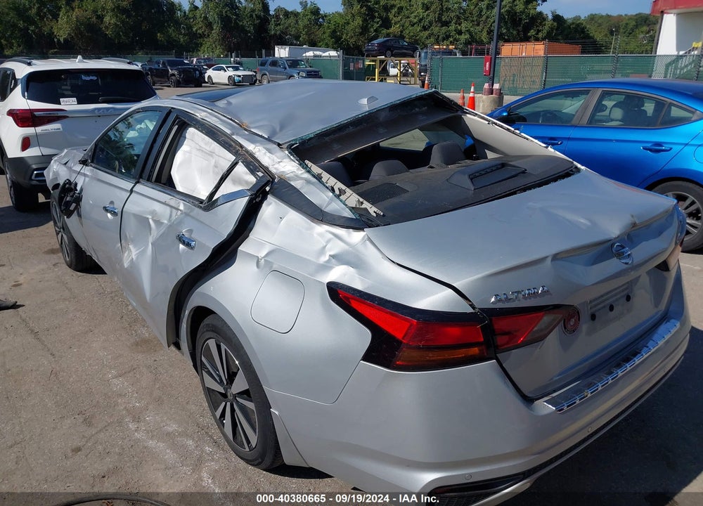 2022 NISSAN ALTIMA SV FWD VIN: 1N4BL4DV4NN329409