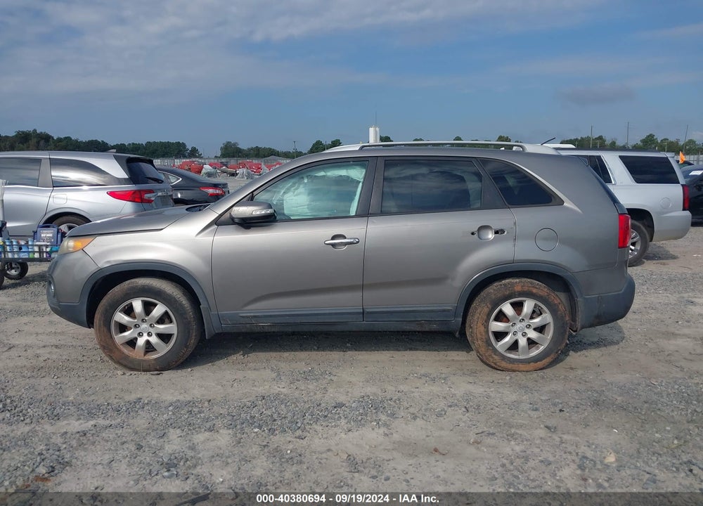 2011 KIA SORENTO LX VIN: 5XYKT3A14BG060921
