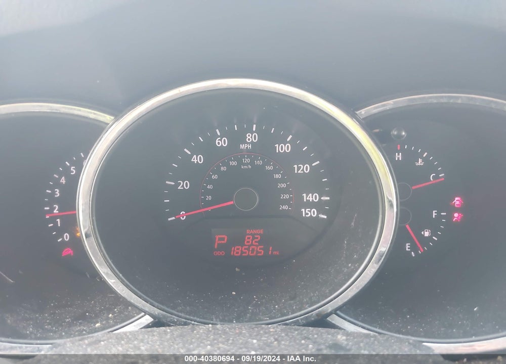 2011 KIA SORENTO LX VIN: 5XYKT3A14BG060921