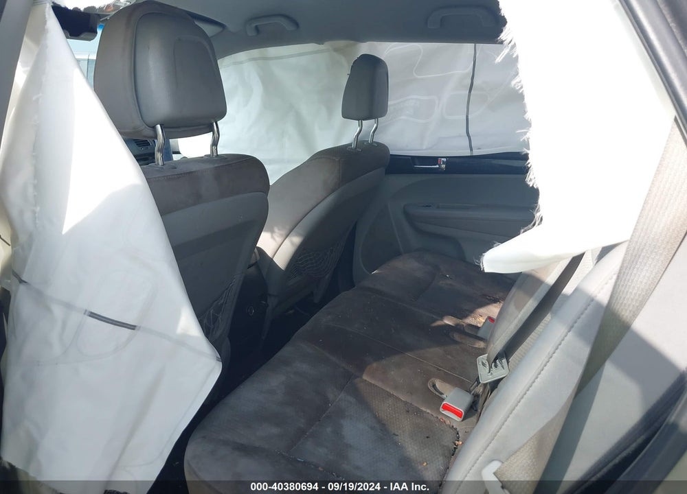 2011 KIA SORENTO LX VIN: 5XYKT3A14BG060921