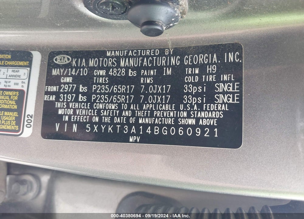 2011 KIA SORENTO LX VIN: 5XYKT3A14BG060921