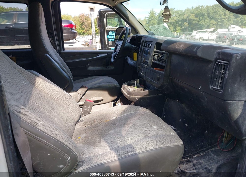 2010 CHEVROLET EXPRESS 2500 LS VIN: 1GAZGPDG2A1147542