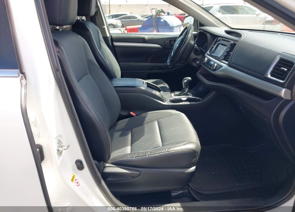 2015 TOYOTA HIGHLANDER LE PLUS V6 VIN: 5TDZKRFH9FS094713
