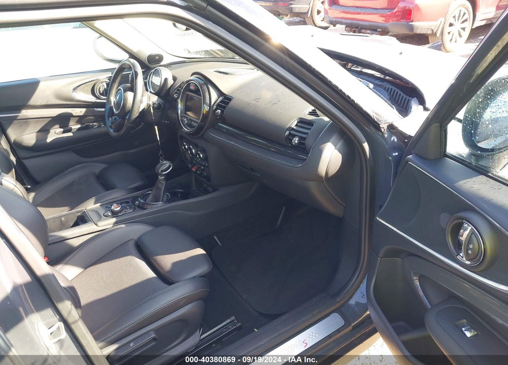 2017 MINI CLUBMAN COOPER S VIN: WMWLU5C59H2E82182