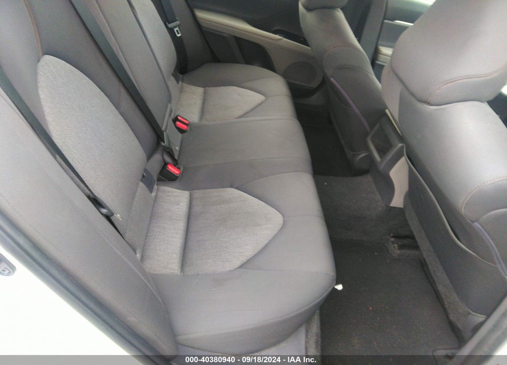 2018 TOYOTA CAMRY LE VIN: JTNB11HK3J3002080