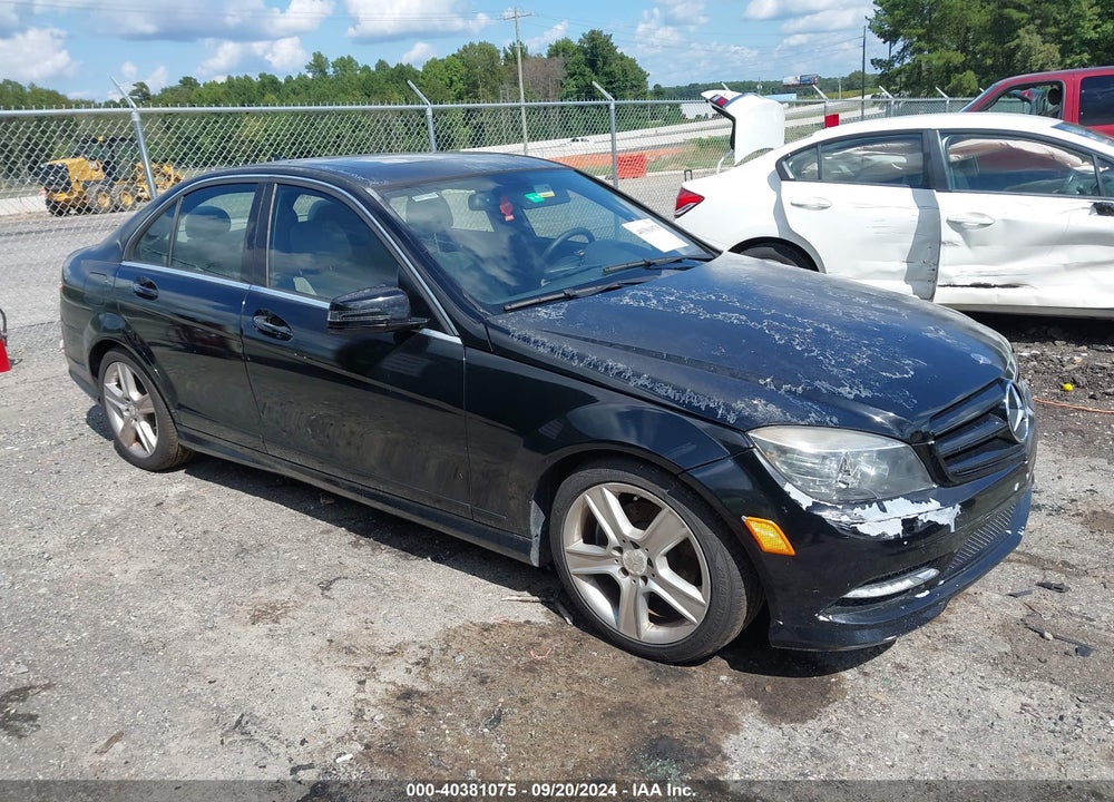 2011 MERCEDES-BENZ C 300 LUXURY/SPORT VIN: WDDGF5EB5BR184392