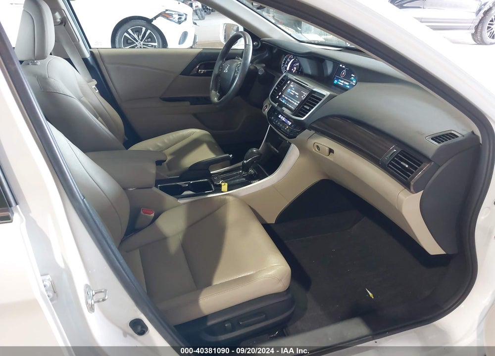 2016 HONDA ACCORD EX-L VIN: 1HGCR2F84GA006725