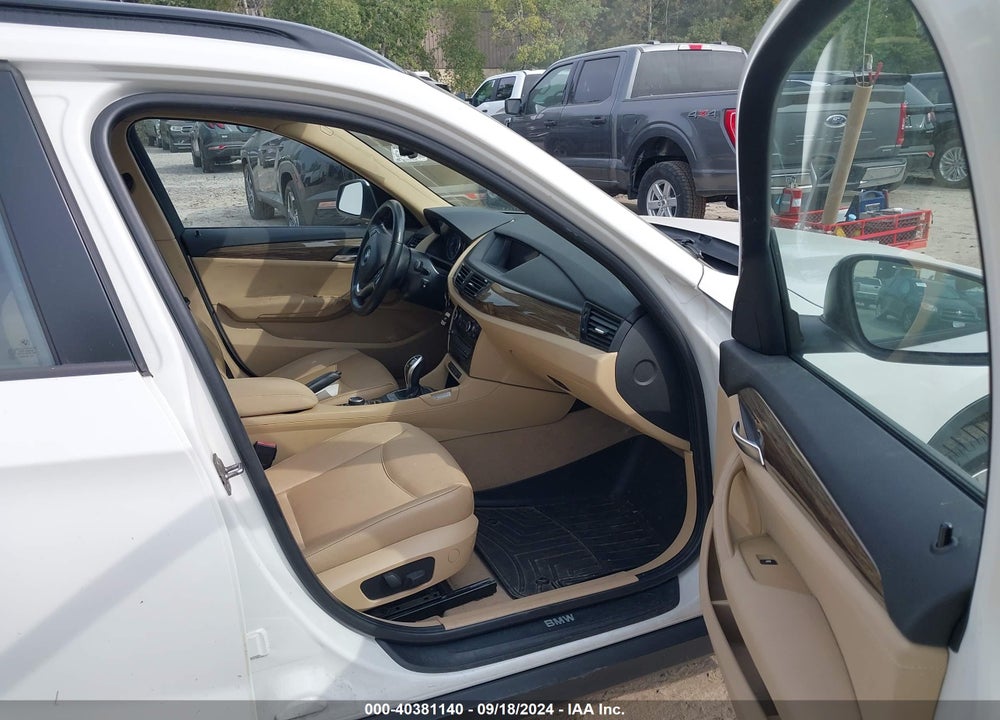 2014 BMW X1 XDRIVE28I VIN: WBAVL1C55EVY17661
