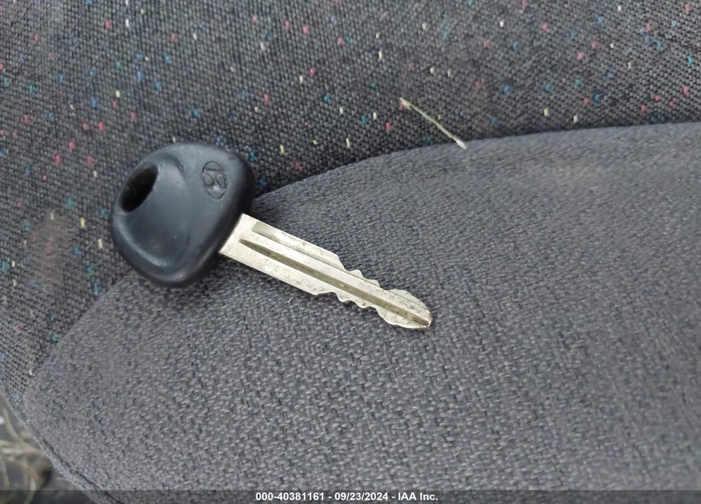 2002 HYUNDAI ACCENT GL VIN: KMHCG45C72U378181