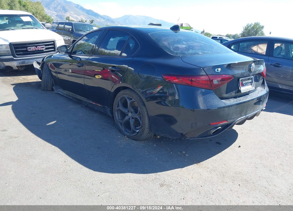 2018 ALFA ROMEO GIULIA TI SPORT RWD VIN: ZARFAECN3J7582511