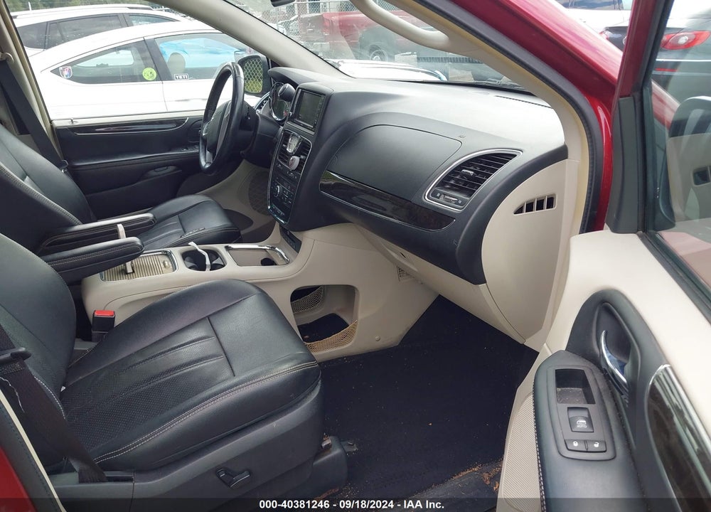 2016 CHRYSLER TOWN & COUNTRY TOURING-L ANNIVERSARY EDITION VIN: 2C4RC1CG2GR120329